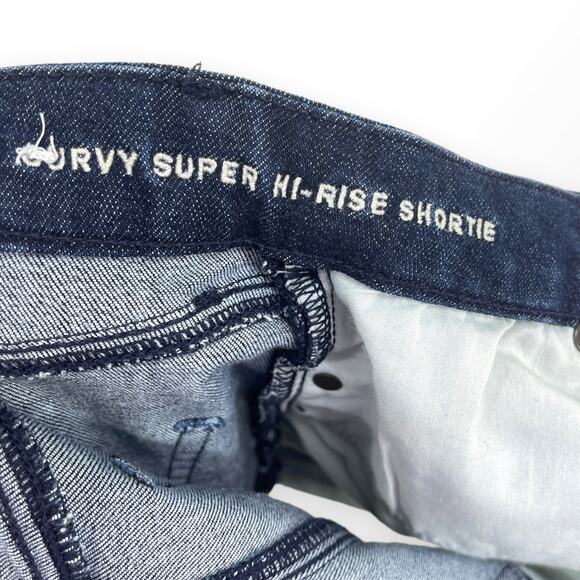 AMERICAN EAGLE Dark Wash Curvy Super Hi-Rise Next Level Stretch Shorts - Picture 6 of 9